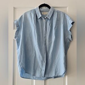 Madewell Denim Button Down 100% Cotton Size L, GUC, Cap Sleeves, Lightweight